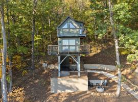 CloudPointe Retreat Treehouse, chalet di Stanardsville