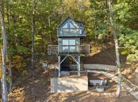 CloudPointe Retreat Treehouse