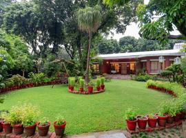 SaffronStays Doon Garden Villa - near The Doon School, Hotel in Dehradun