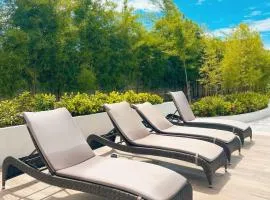 Resort Vibes Fully Furnished Condo in Cebu、Lapu Lapu Cityのコンドミニアム