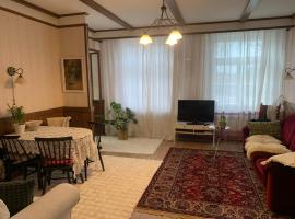 Hubane saunaga korter Kuressaare vanalinnas, hotel v destinaci Kuressaare