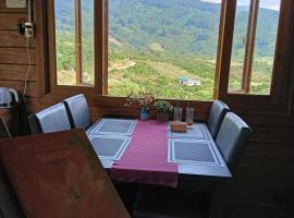 Chalet Bungalow Gung Ré by Tâm Miên Man Homestay, hotel v destinaci Di Linh