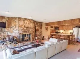 SPECTACULAR CATSKILLS VACATION OASIS- AMAZING Mountain Views-2 MINS TO HUNTER!