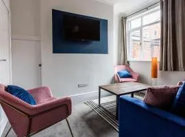 Modern 3-Bed Home for Groups Sleeps Up to 8