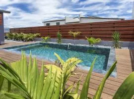 VILLA BELLEVUE classée 5 Étoiles - Villa 8 pers avec piscine chauffée à 8 min de l'aéroport de ST DENIS de la Réunion