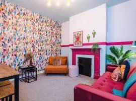 6-Bed Funky Getaway Unique Vibes