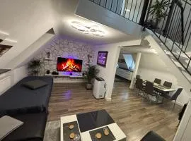 Moderne deluxe 3-Zi Eigentums- Maisonette-Wohnung IBM Bertrandt Mercedes