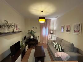 Apartamentos la fuente، فندق في هويلفا