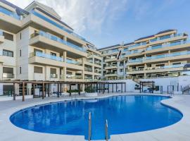 Sky-High Luxury Panoramic Sea Views & Expansive Terraces in this La Duquesa Penthouse, Hotel in Manilva