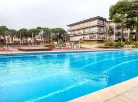 Apartment with Pool and Tennis