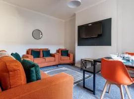 Darlington 4BD Home: Modern Comfort & Free Parking