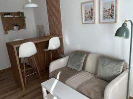 Sleep&Fly Zagreb AIRPORT APARTMENTS, acomoda&ccedil;&atilde;o com cozinha em Velika Gorica