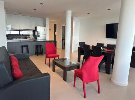 Edificio Grimm, ξενοδοχείο με πάρκινγκ σε Πουέρτο Μαντρίν