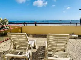 Grande terrasse vue sur la plage de Trestraou