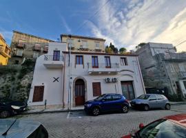 Casa vacanza a funtana, hotel em Monforte San Giorgio