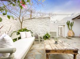 Folegandros Chora Bliss by Estia, casa rústica em Chora Folegandros