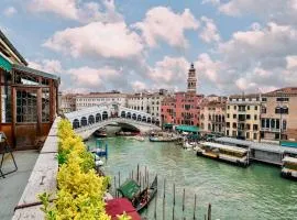 Rialto Terrace on the Grand Canal