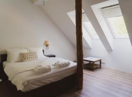 Mia Hotel, alojamento com cozinha em Orissaare