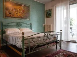 Elegante Alloggio con Parcheggio Gratuito