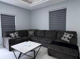 2BR Luxe Home Near Downtown Pharr, hotel in San Juan