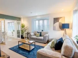 Large 5 bed house up to 8 guests