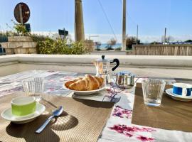 Front Beach Apartments Rose Superiore, hotel in Marina di Pescoluse