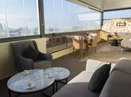 R104- Luxurious Penthouse with Incredible Sea View
