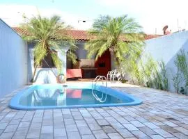 INTEIRO com 3 SUITES E PISCINA