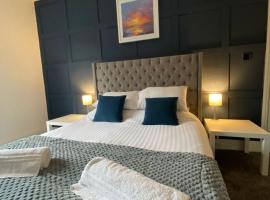 Flat2 large modern King Bed Flat, private bathroom Ryan's place, hotel di Walton on the Hill