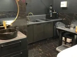Love Room luxe avec jacuzzi privé