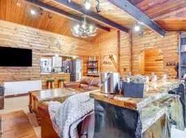 5 Mi to Breckenridge Ski Resort: Cozy Wood Cabin!