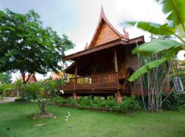 Ayodhara Village, hotell med parkering i Phra Nakhon Si Ayutthaya