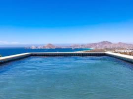 Arch views Infinity Pool Cozy Close to Beaches, hotel di Cabo San Lucas