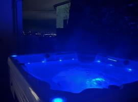 Le Nid d Aulesaje, hotel with hot tubs in Ville-sur-Jarnioux