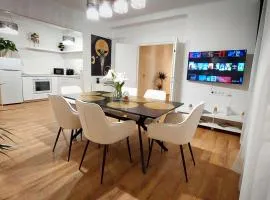 Central Station Lux Downtown Apartman