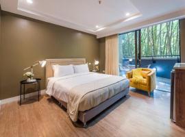 El Tesoro Medellín Hab315 by Letoh, inn in Medellín