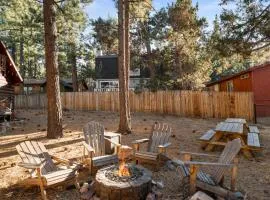 Fox Cabin - Central Location, Fireplace, Deck, Barbecue