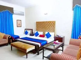 Lahore Luxe Family Couples Guest House