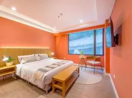 Luxury Escape by El Tesoro Perfect Location 302
