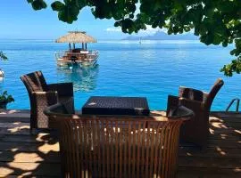Moana Waterfront Bungalow