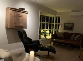 Large single-family home on Dalgård with walking distance to VM2025, hotel with hot tubs in Trondheim