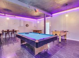 15 Mi to Ski Big Bear Gem with Deck and Game Room, vila v destinaci Honesdale