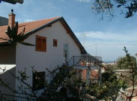 Apartment Vido, hotel in Trpanj