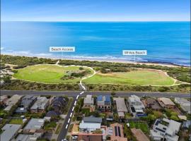 Ocean Breeze - Retreat in Torquay Sleeps 11, hotel in Torquay