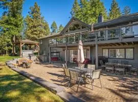 4BR 3 and half Bath with Spa Whirlpool and Playground for 14 guests