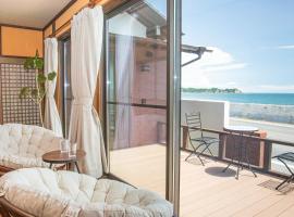 Ocean Front Villa Katsuura やどかり, hotel v destinaci Kawazu