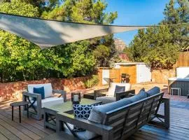 Red Rock Retreat with Amazing Patio and Hot Tub for family