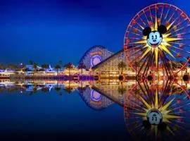 Disney Ca Advent 5mi Lt Saigon 4 2 Emrys