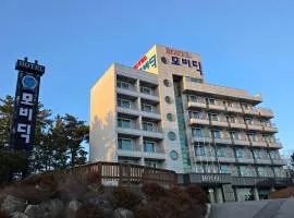 Mobydick Hotel、ヤンヤンにある襄陽国際空港 - YNYの周辺ホテル