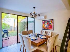 Casa moderna vacacional, hotel barato en San Miguel